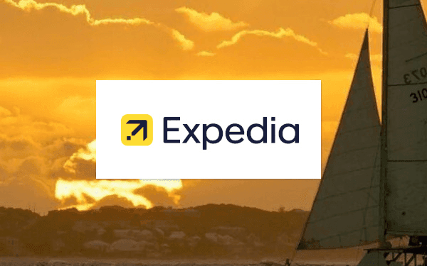 Bild på himmel och Expedias logotyp